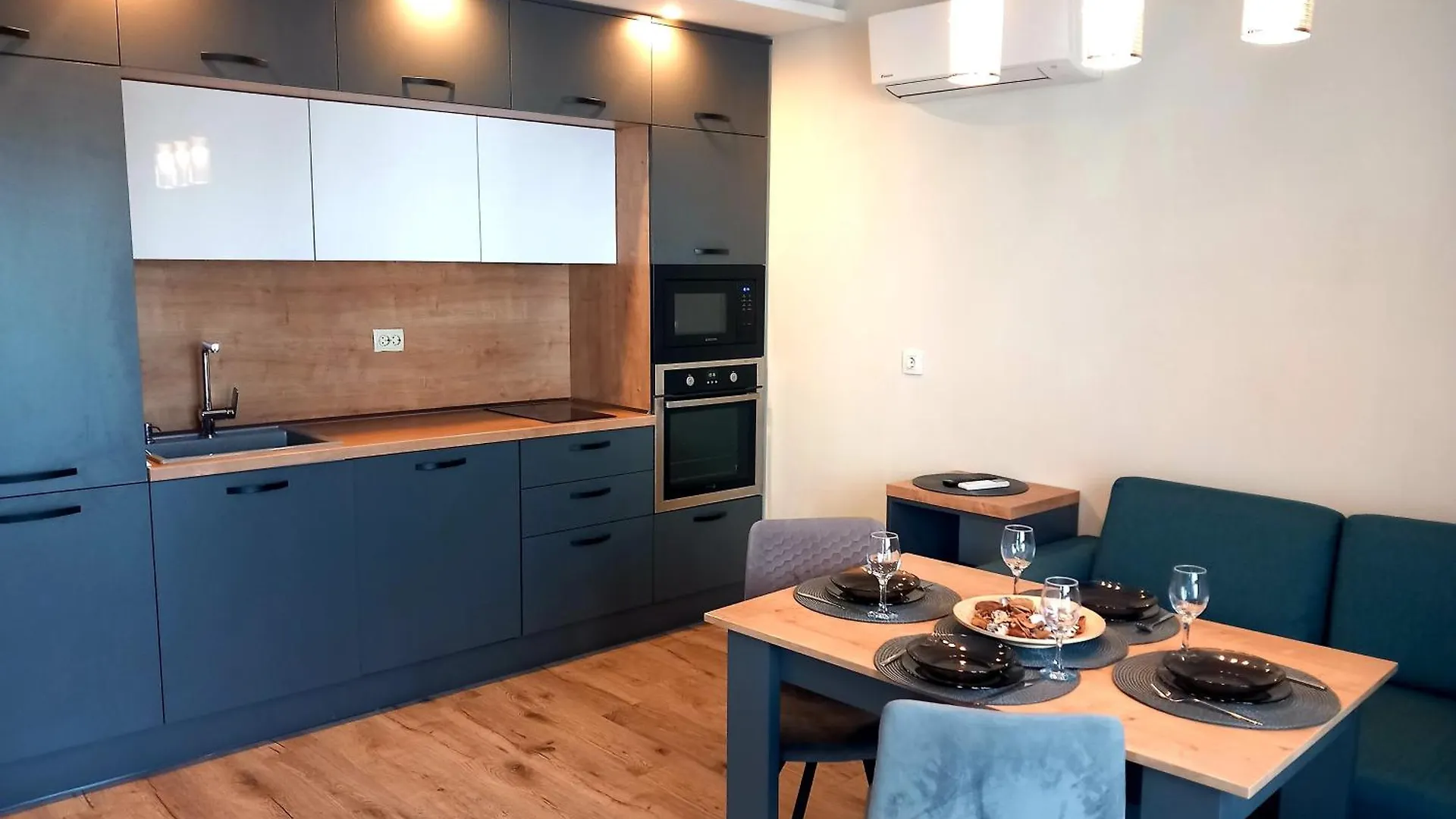 Deluxe Apartment-Center Varna 0*,  Bulgaria